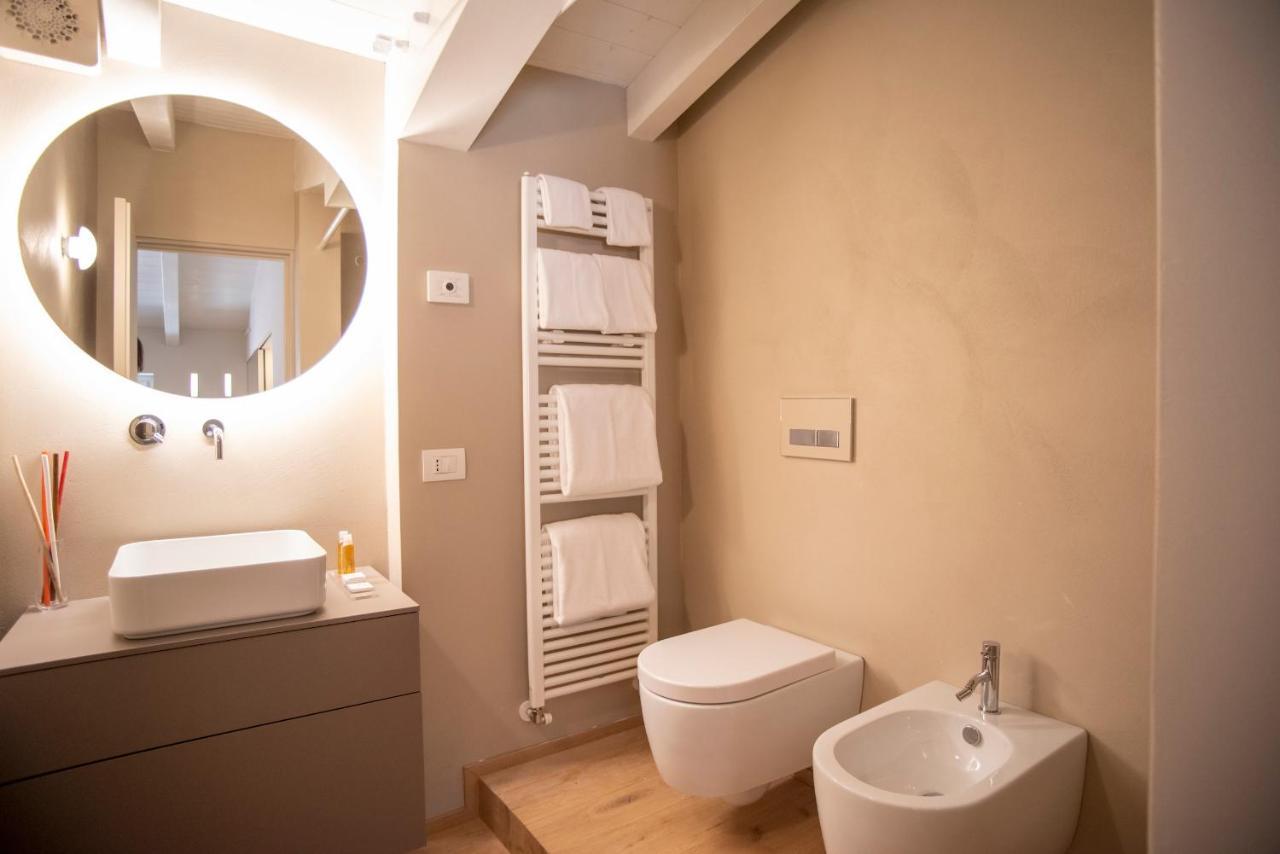 Time To Be - Luxury Apartments Centro Storico Peschiera del Garda Ngoại thất bức ảnh