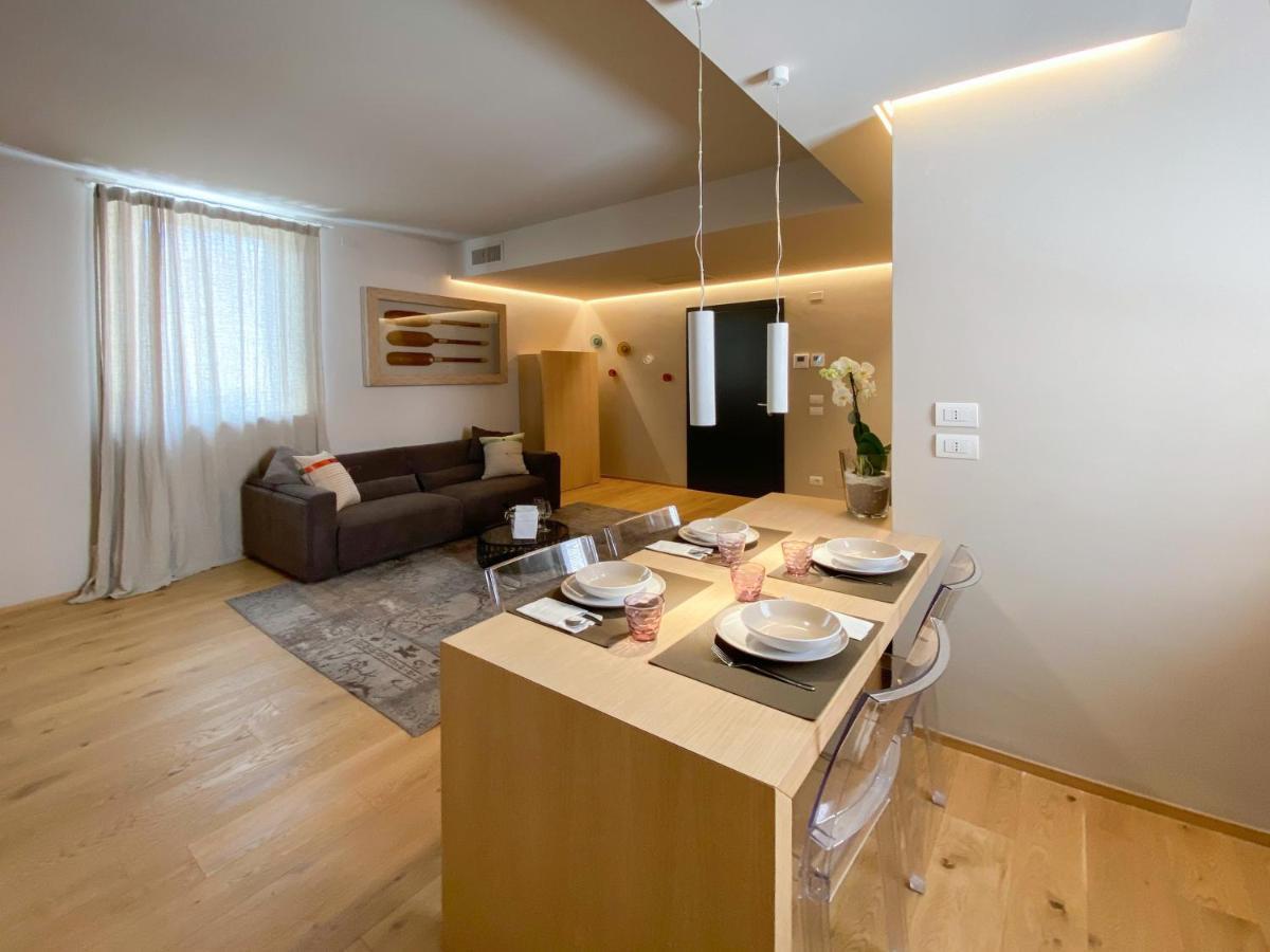 Time To Be - Luxury Apartments Centro Storico Peschiera del Garda Ngoại thất bức ảnh