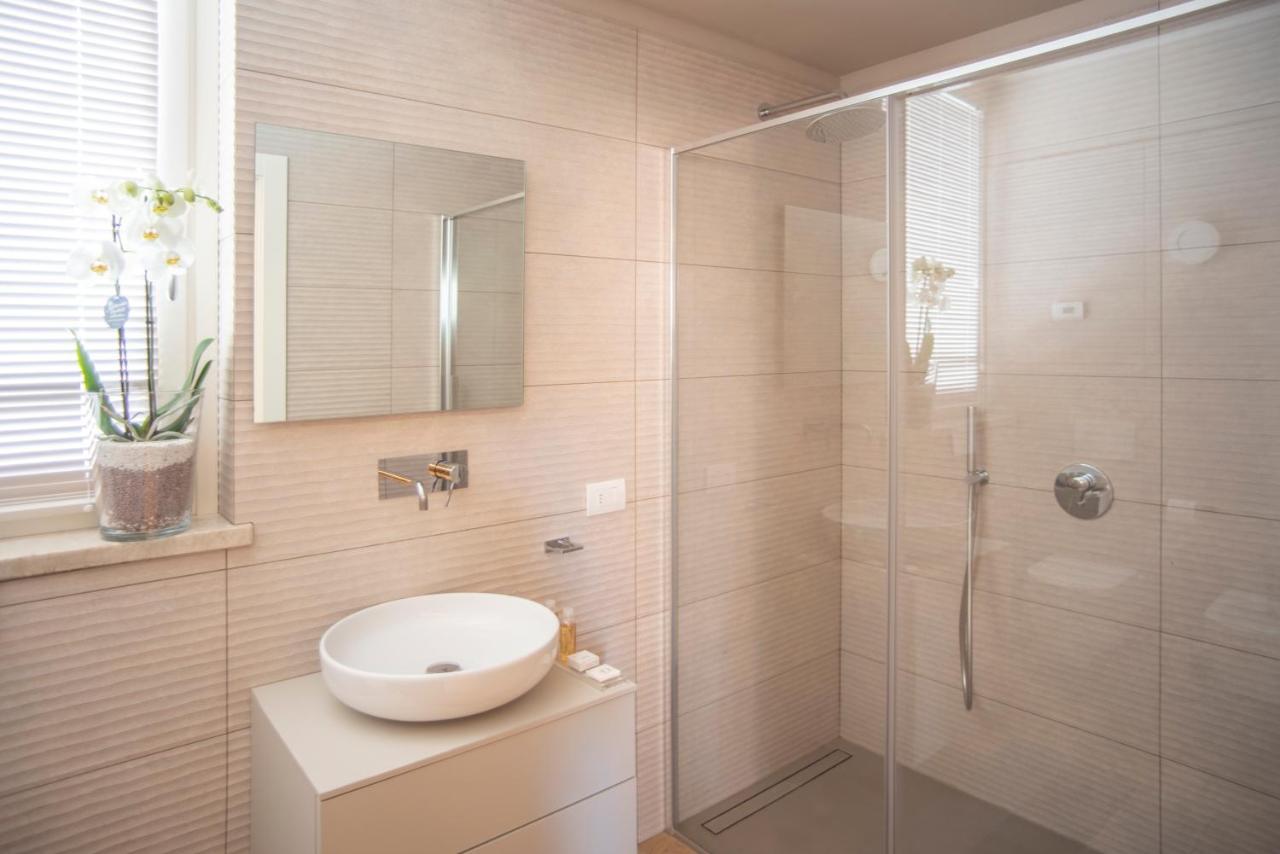 Time To Be - Luxury Apartments Centro Storico Peschiera del Garda Ngoại thất bức ảnh
