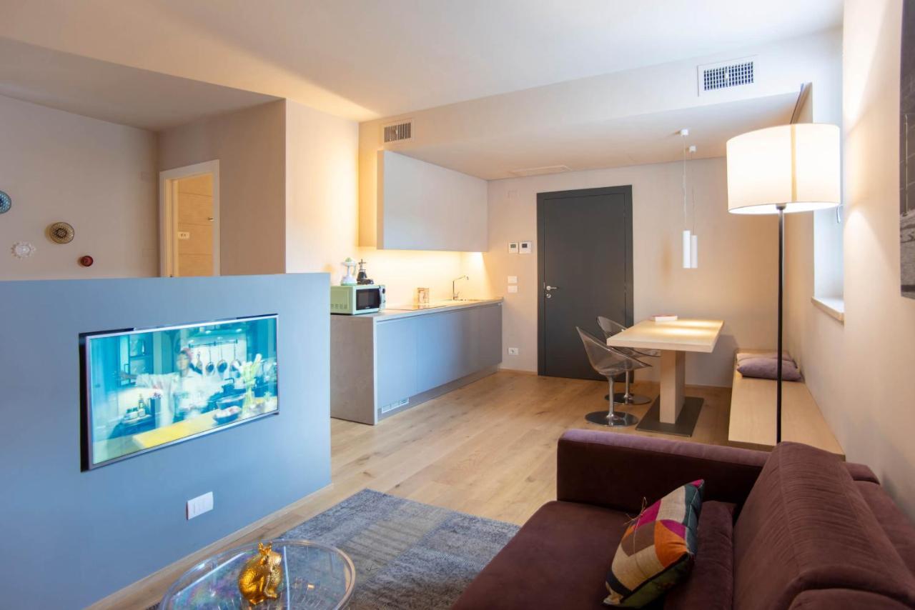 Time To Be - Luxury Apartments Centro Storico Peschiera del Garda Ngoại thất bức ảnh