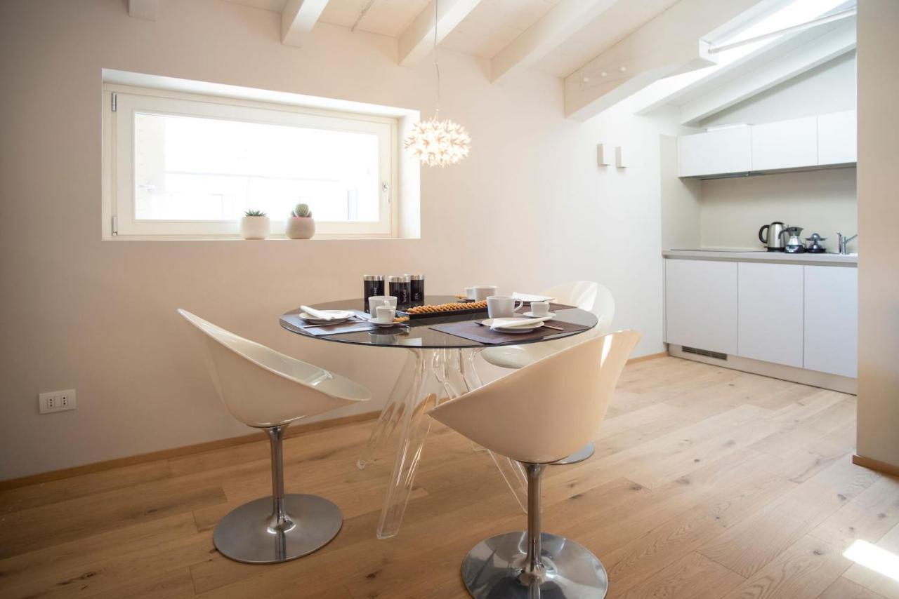Time To Be - Luxury Apartments Centro Storico Peschiera del Garda Ngoại thất bức ảnh
