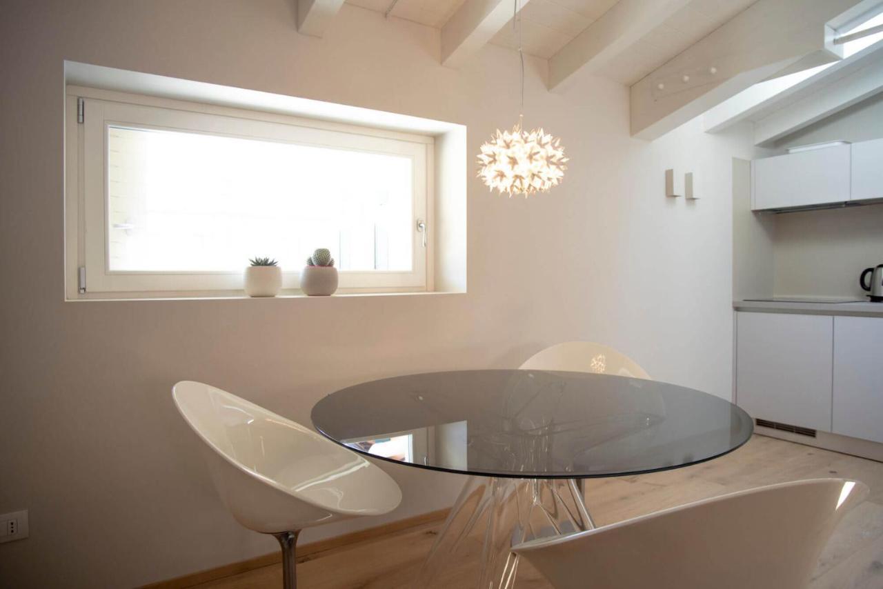 Time To Be - Luxury Apartments Centro Storico Peschiera del Garda Ngoại thất bức ảnh